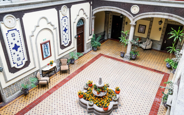 Hotel Morales Historical & Colonial Downtown Core