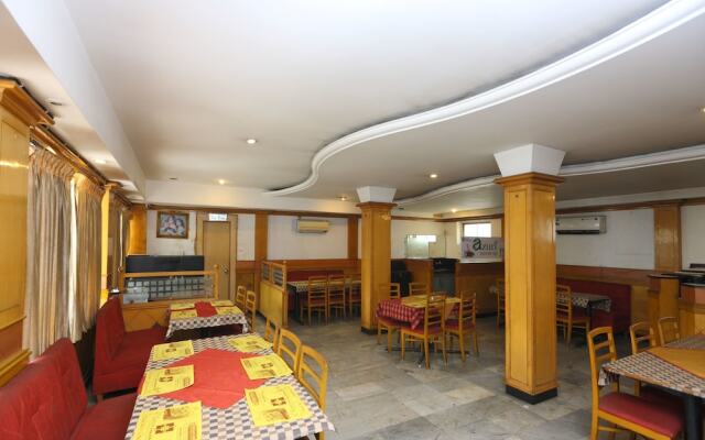 Oyo 15097 Hotel Sathyam