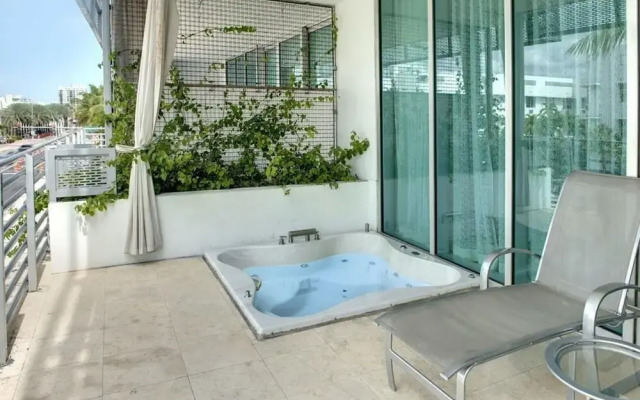 Apartment At De Soleil Hotel On Ocean Drive