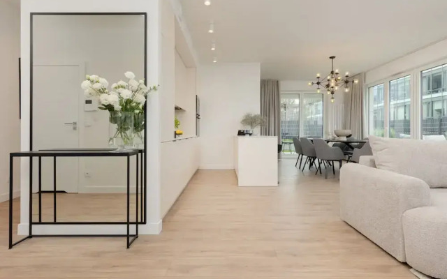 LUX Domaniewska by Renters Prestige