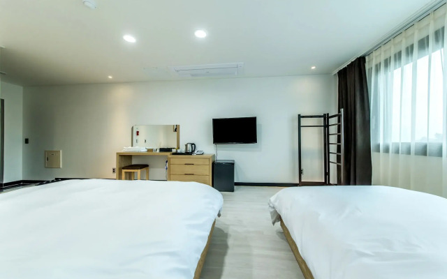 Nine Boutique Hotel