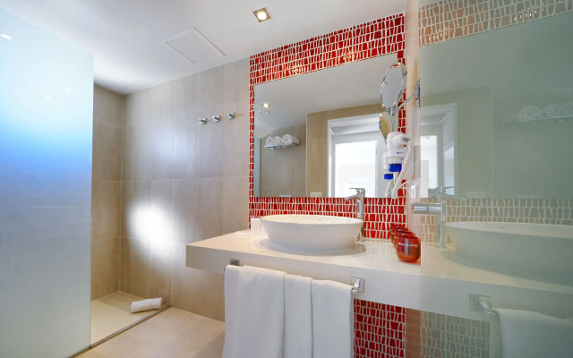 Aequora Lanzarote Suites