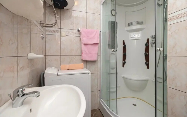 Stunning Home in Zadar With Wifi and 2 Bedrooms