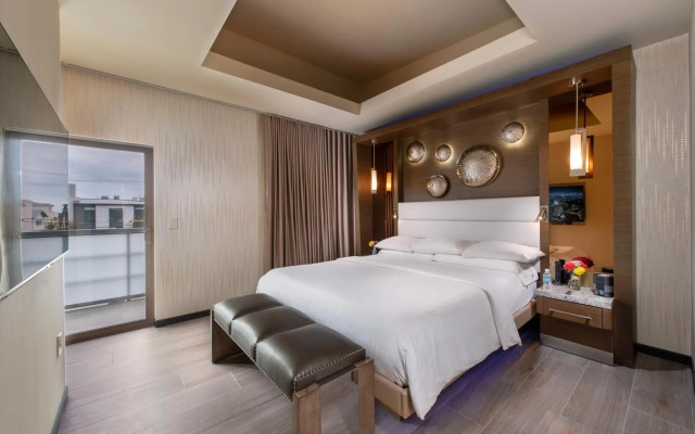 Shade Hotel