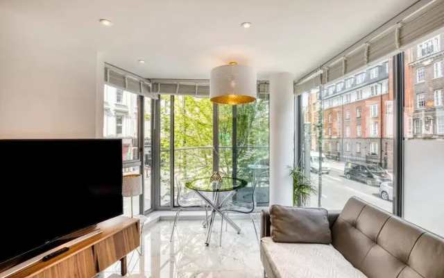Stylish 1bdr Apt W/balcony, Near Victoria Station