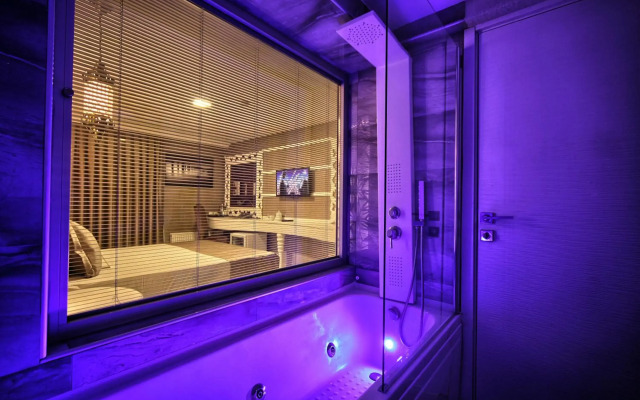 Demonti Otel