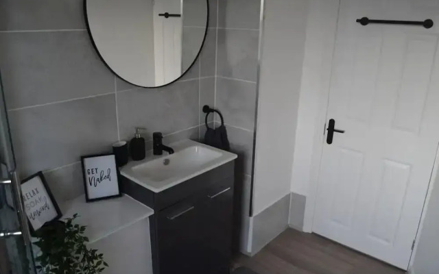 Modern Home Close to City Centre