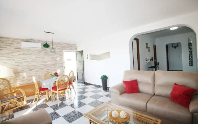 1070 Villa Rosario