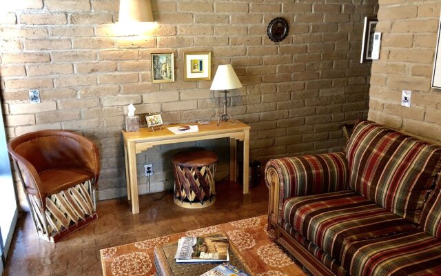 Casa Tierra Adobe Bed & Breakfast Inn
