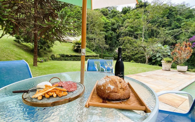 Casa Vargem Alegre, 4 quartos, piscina, gourmet e condomínio completo