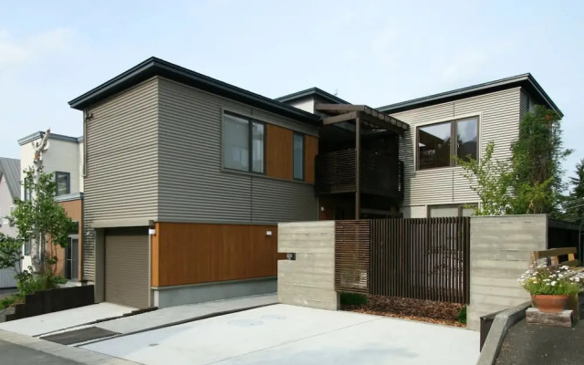 Shimogoryo House