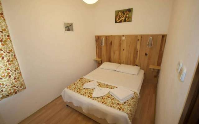 Dionysos Lodge