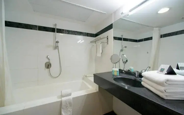 Royalty Suites