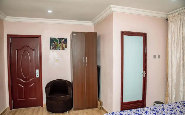 Everland Hotel and Suites