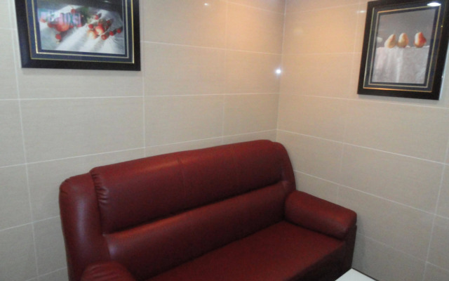 Dhillon Hotel - Hostel