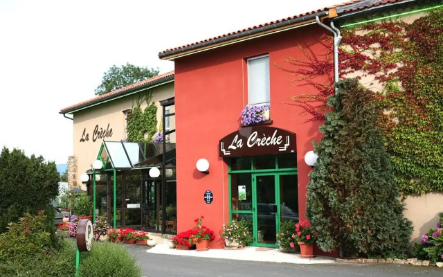 Hôtel-Restaurant La Crèche et sa piscine intérieure - Logis Hôtels