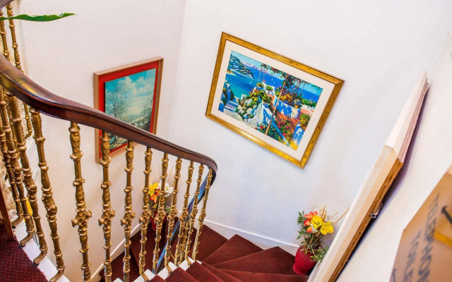 Lyncliff Hotel