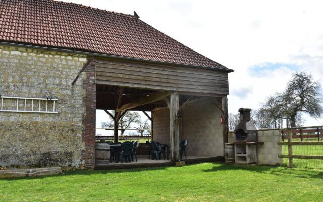 Tasteful Holiday Home in Sormery With Swimming Pool