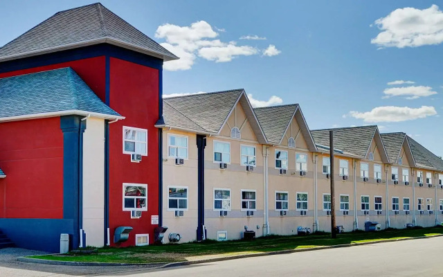 Coast Fort St. John Hotel