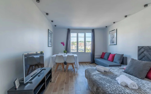 Beautiful Equipped Apartment in Downtown Deauville 4p/1br