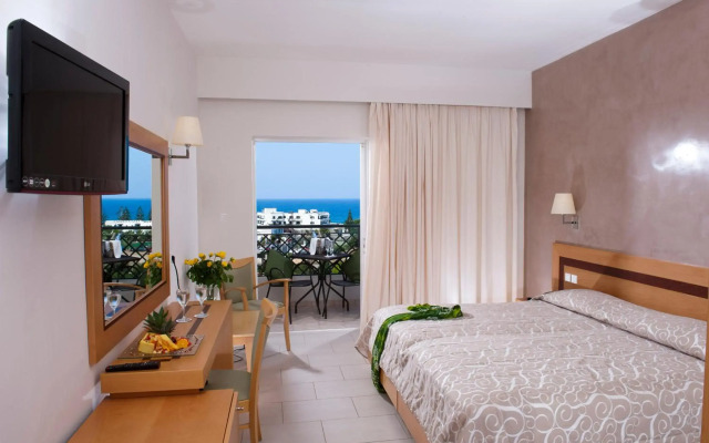 Grand Hotel Holiday Resort