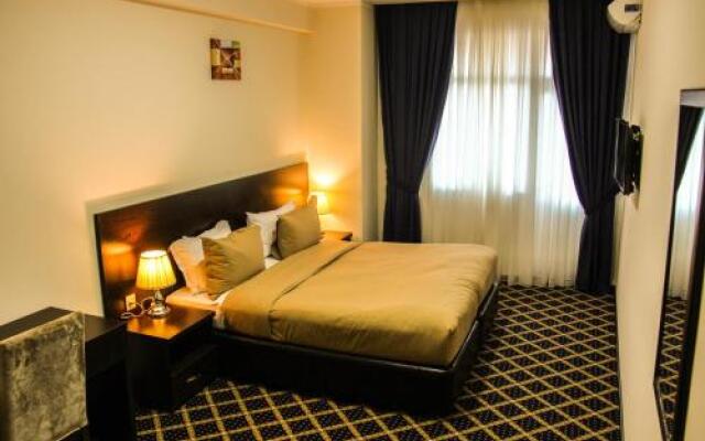 Kristal Hotel