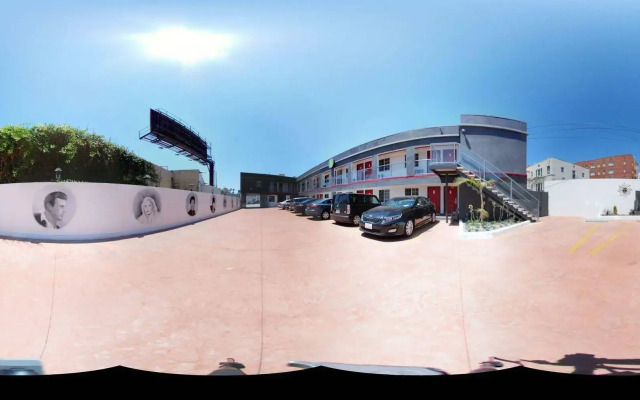 Legend Hotel Hollywood