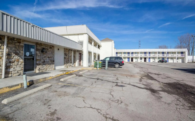 Motel 6 Indianapolis, IN – South
