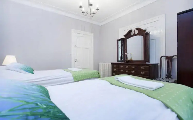 1912Guest House
