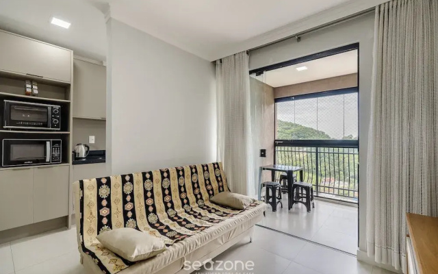 2BR apt w/ BBQ 750m From Beach Rvn2003