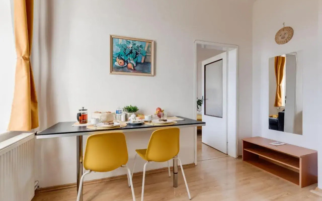 Sunshine Apartment near the City center
