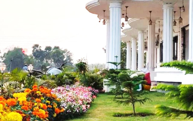 STAYMAKER Gharana Resort
