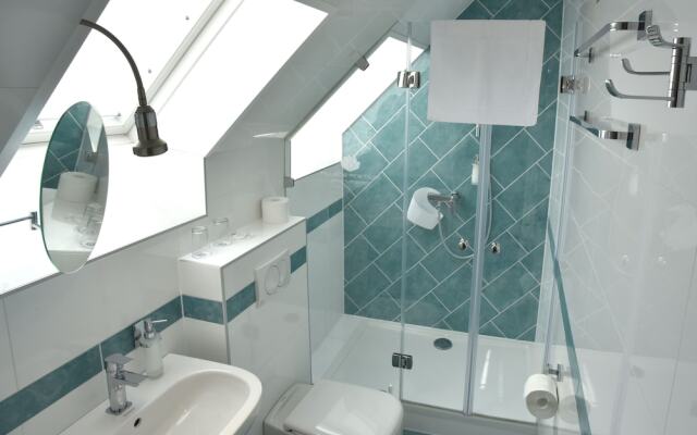 Hillside Premium Apartments