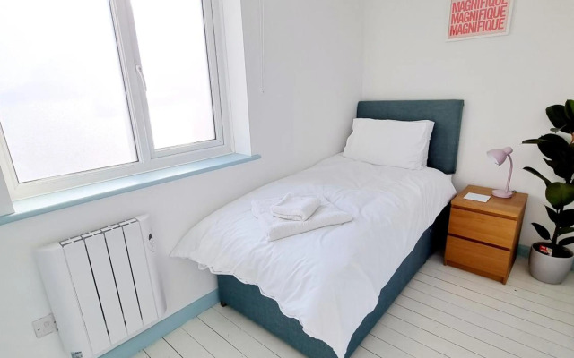 Visit Seaford Apartment - 4 Bedroom - Sleeps 9