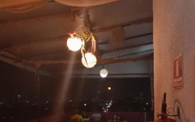 Central Palace Hotel