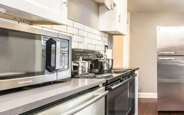 Modern Condo Old Town Charm