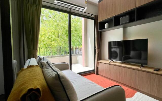 La habana 54 with large balcony and pool view!