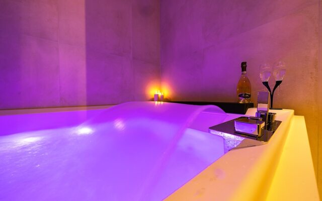 Elite Accommodations & Hydromassage Pool