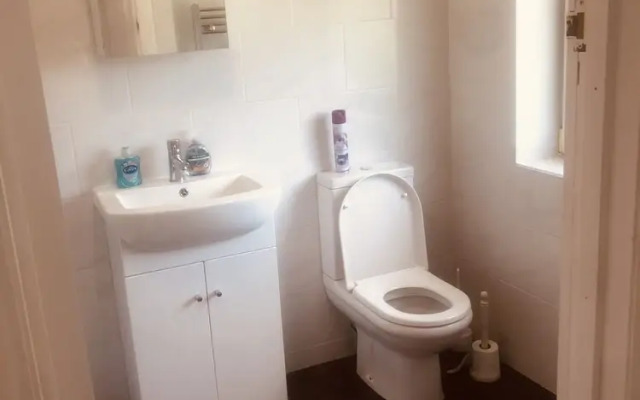 Inviting 5-bed House in Eastbourne