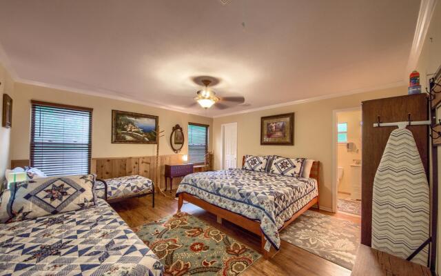 Ponderosa Cabin  PRD888