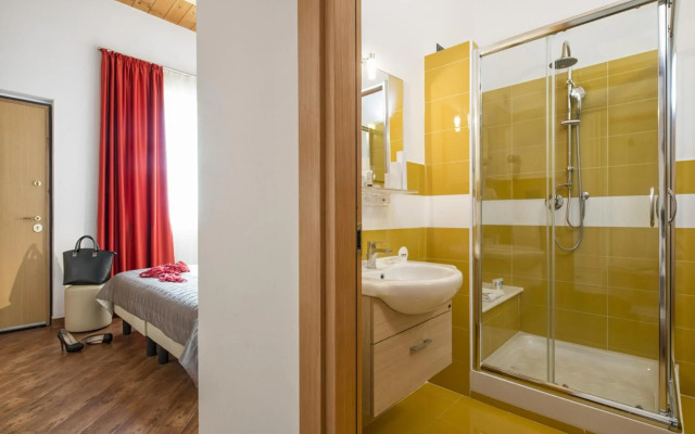 Simon Hotel