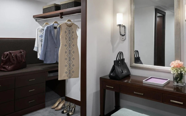 The Peninsula Manila