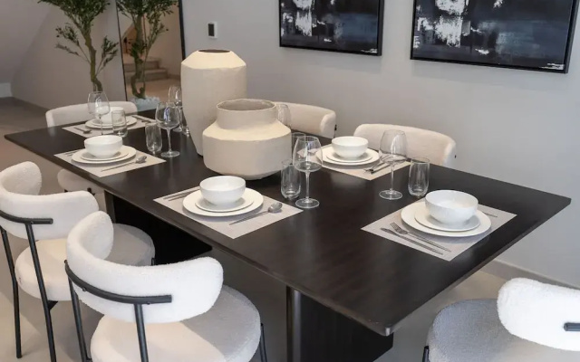 Classy 4-bedroom Villa With Spacious Balcony in Nad Al Sheba