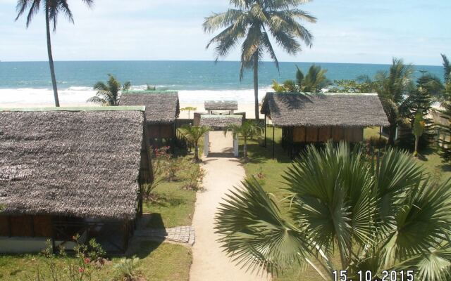 House With 4 Bedrooms in Toamasina, With Terrace - 200 m From the Beach