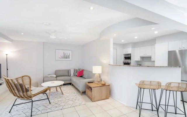 Sandcastles, 1/8 Ala Moana Way