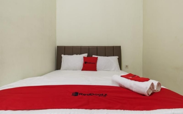 Reddoorz Near Stasiun Poris Tangerang – Guest Rooms – Tangerang