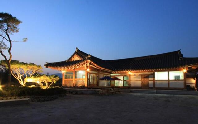 Gyeongju Namsan Hanok Pension