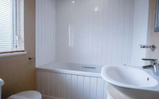 3 Manor Lodge - 2 Bedroom Lodge - Pendine