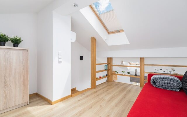 Modern Studios Stachowicza by Renters