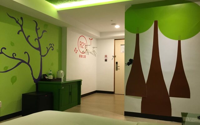 R8 Eco Hotel